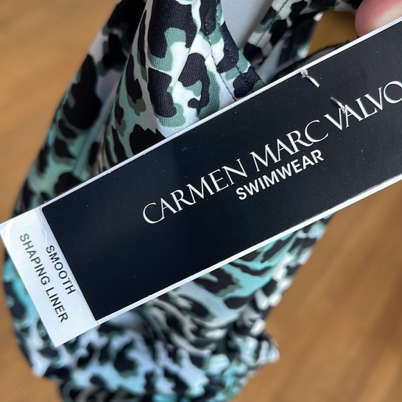 One Piece Swimsuit 6 NWT | Cheetah print | Shaping Swimsuit size 6 - Picture 6 of 7